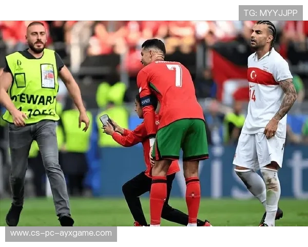 C罗回撤接球分边，胜利两翼齐飞，c罗离场