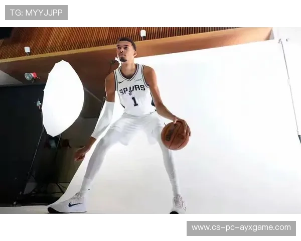 文班亚马三分球弹无虚发，马刺火力全开胜