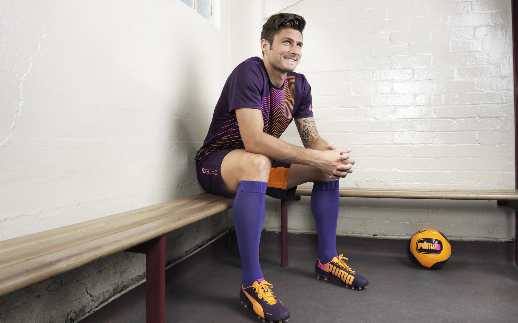 【世界冠军盘点】历届夺冠的经典瞬间回顾，4×100历届冠军